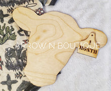 Load image into Gallery viewer, Cattle Head Monthly Milestone